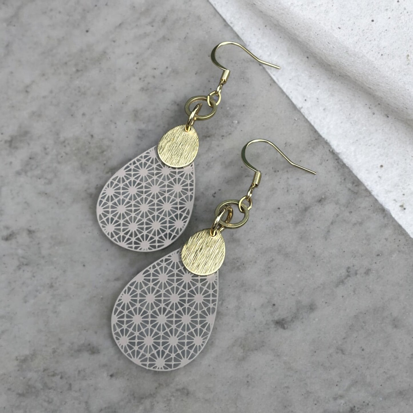 Boucles gouttes filigranes beiges