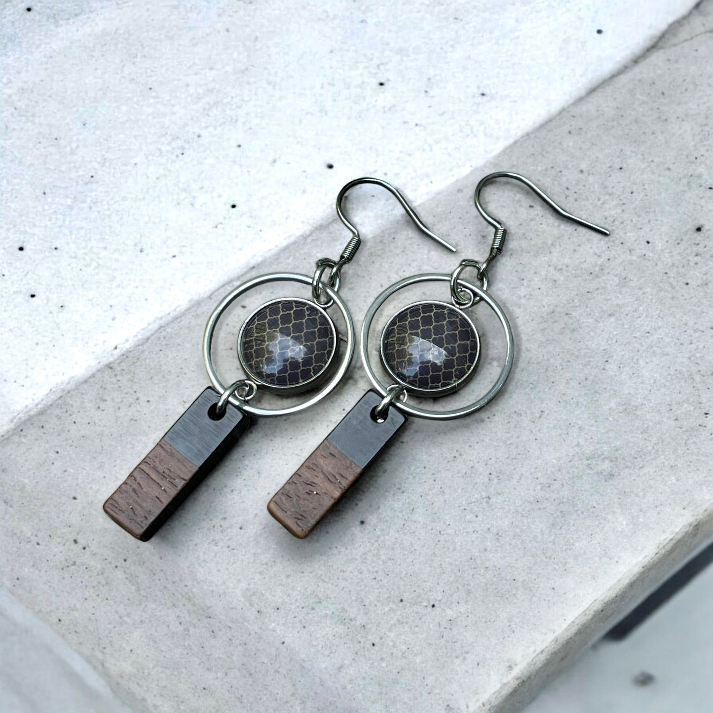 Boucles d’oreilles bois et cabochons