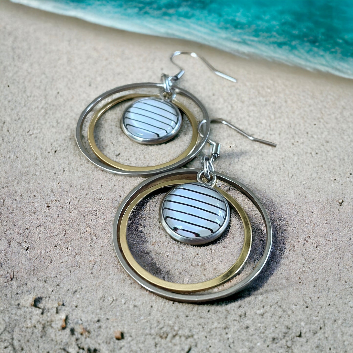Anneaux deux couleurs et cabochons