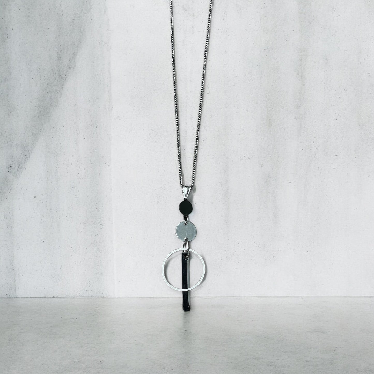 Collier long anneau et pendentif