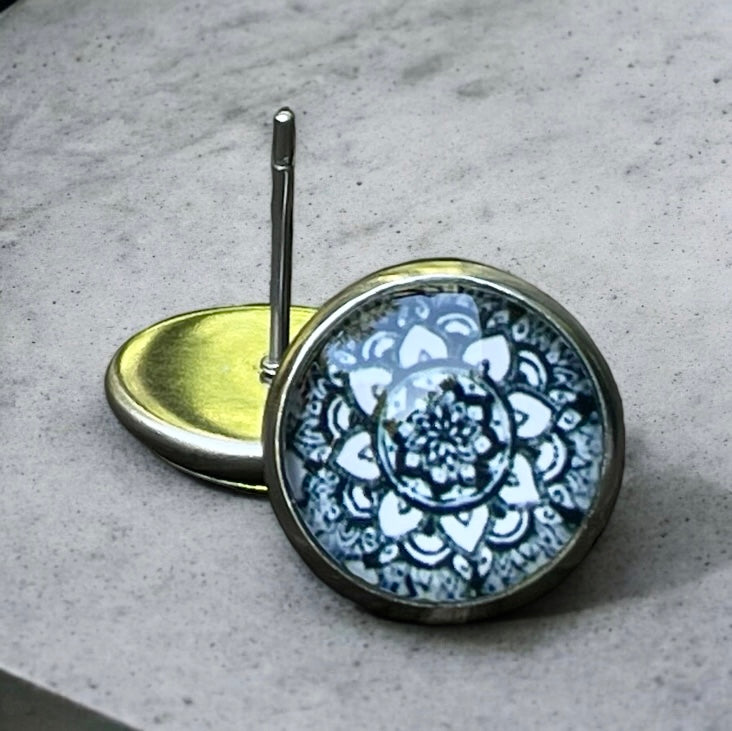 Clous d’oreilles mandalas