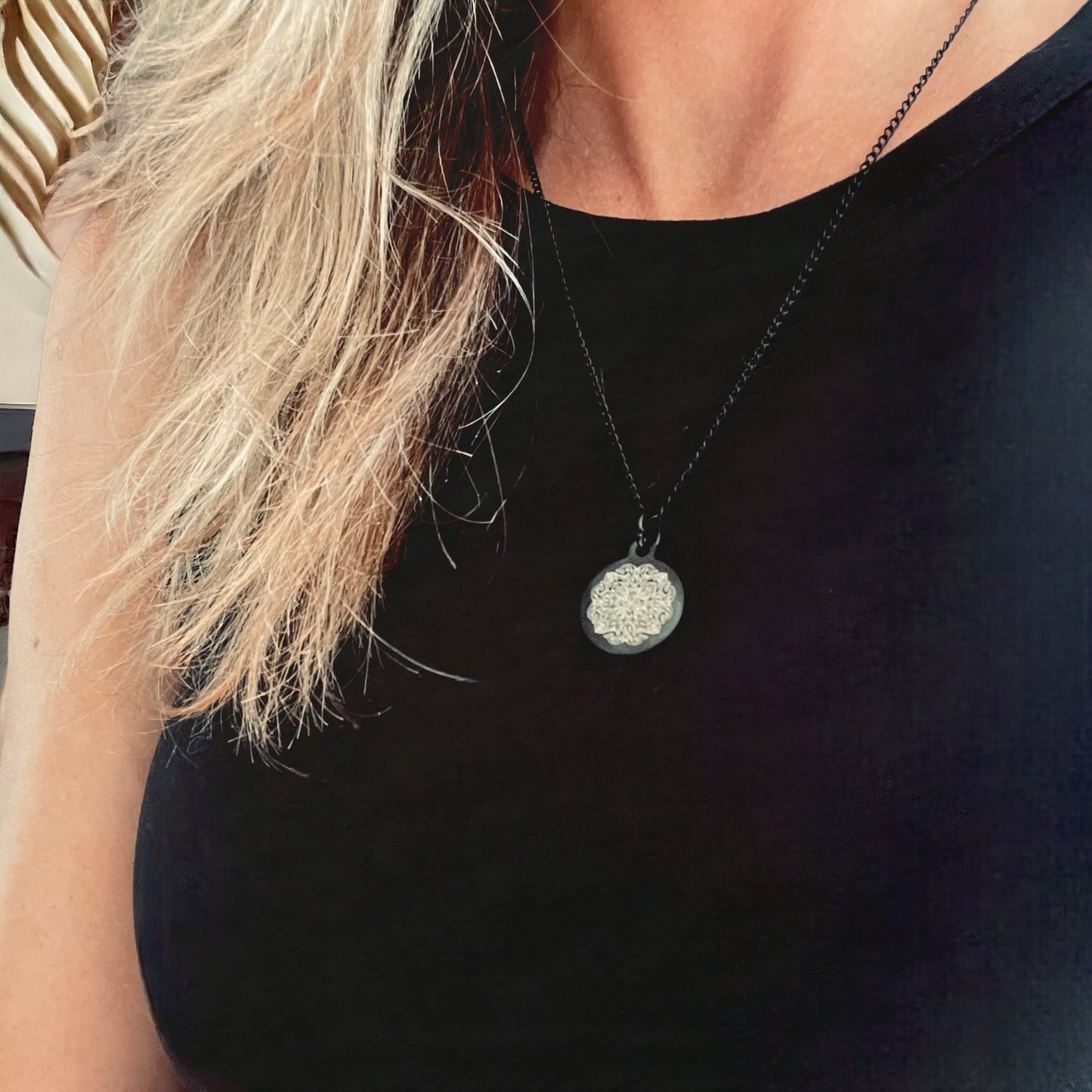 Chaîne et pendentif mandalas