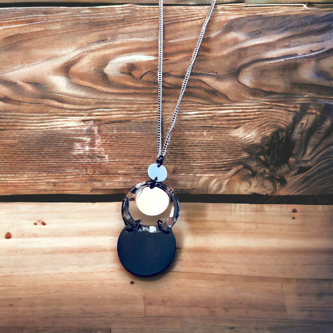 Collier long anneau moderne