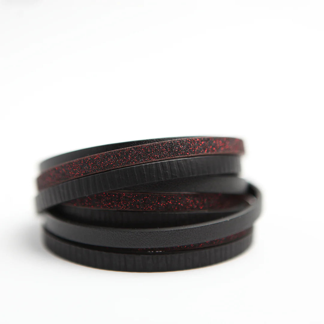 Bracelet de cuir noir et bourgogne pailleté