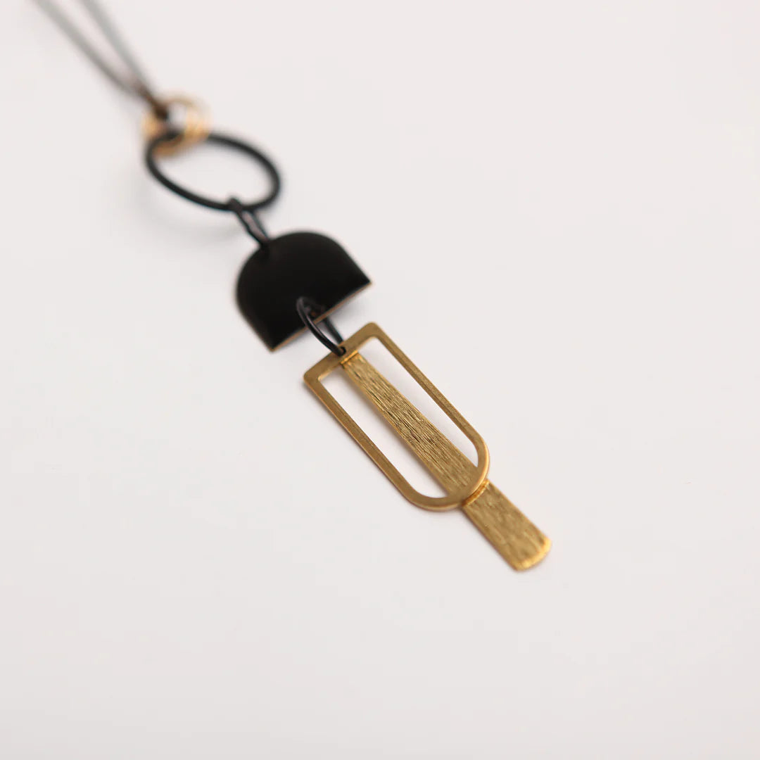 Collier moderne noir et or