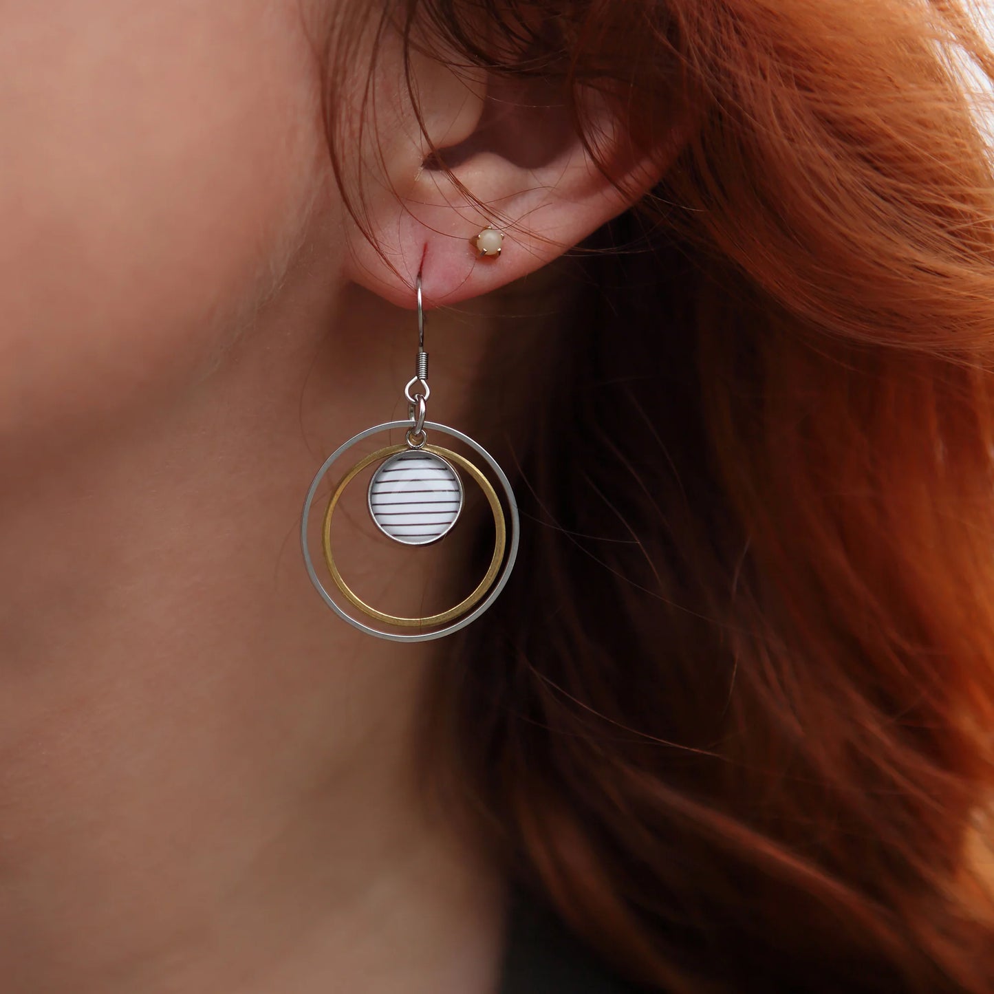Anneaux deux couleurs et cabochons