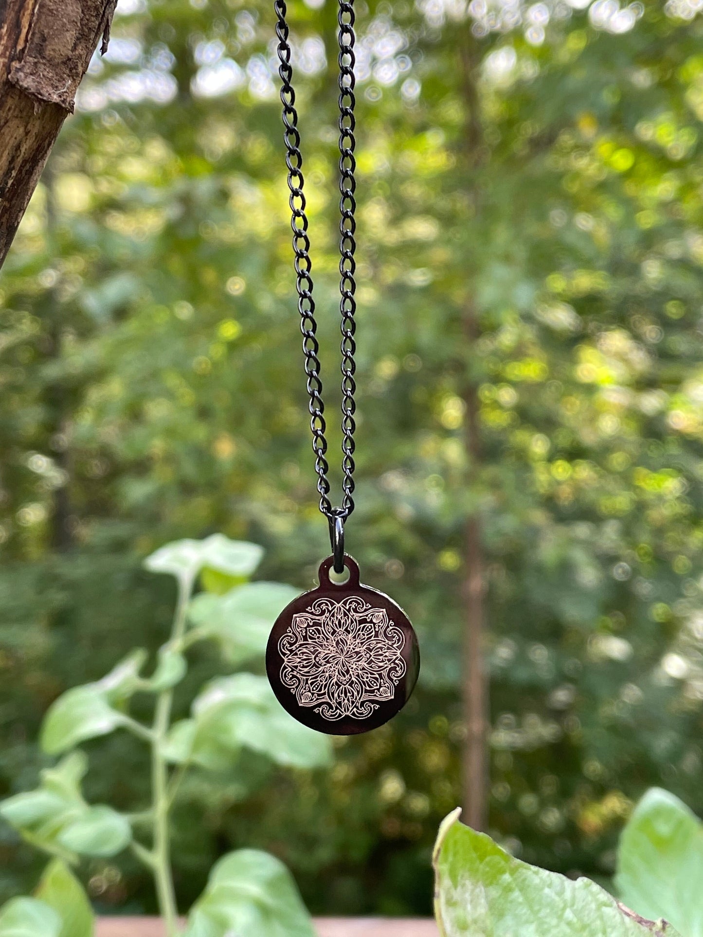Chaîne et pendentif mandalas