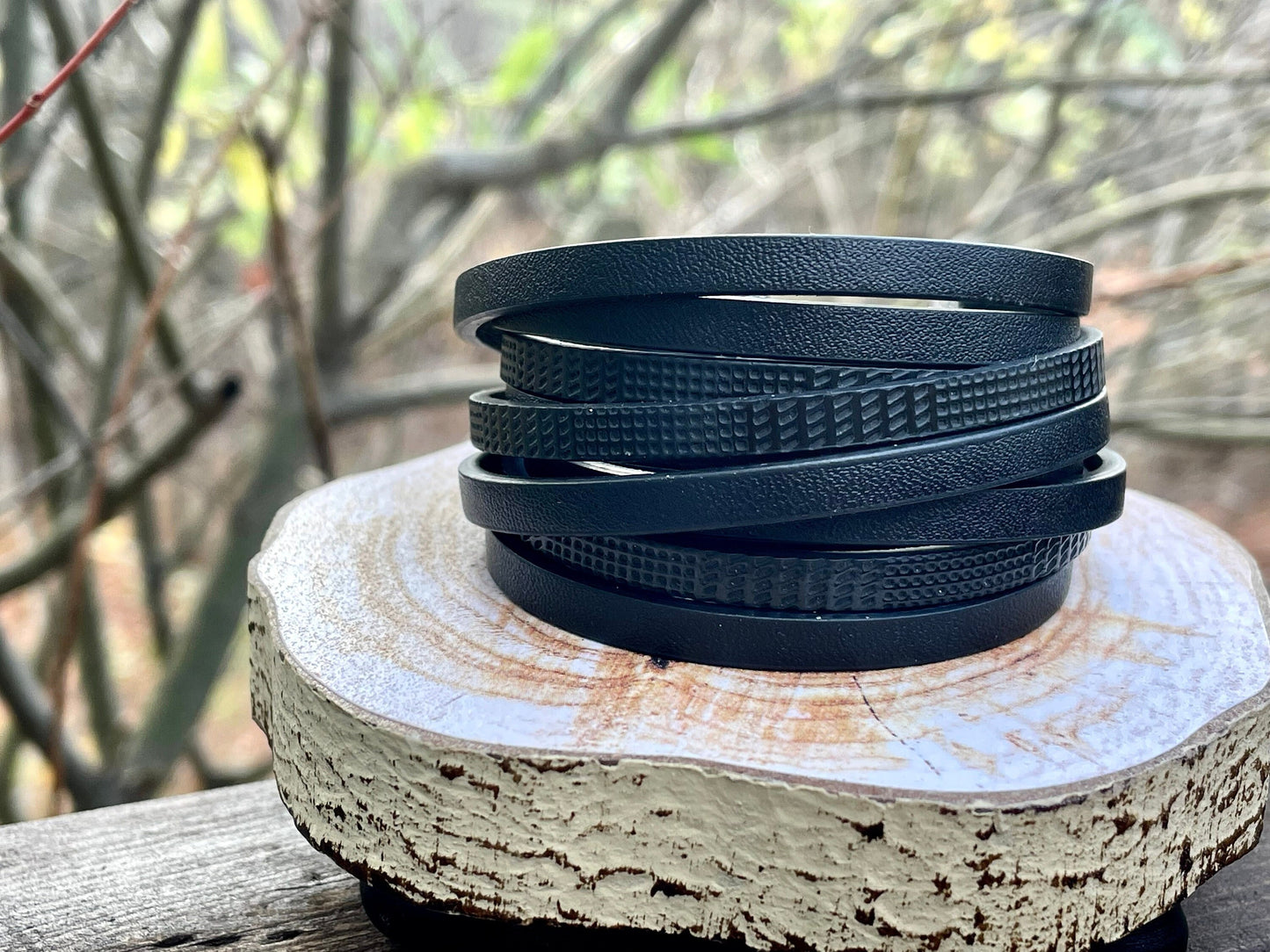 bracelet de cuir noir