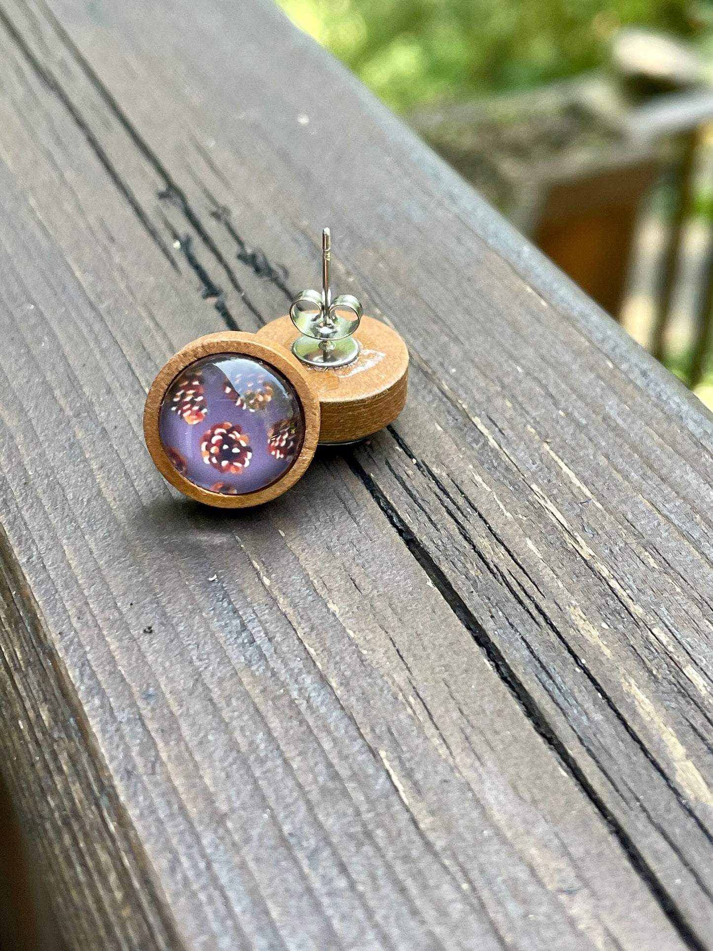 Clous d’oreilles motifs cocottes de sapin