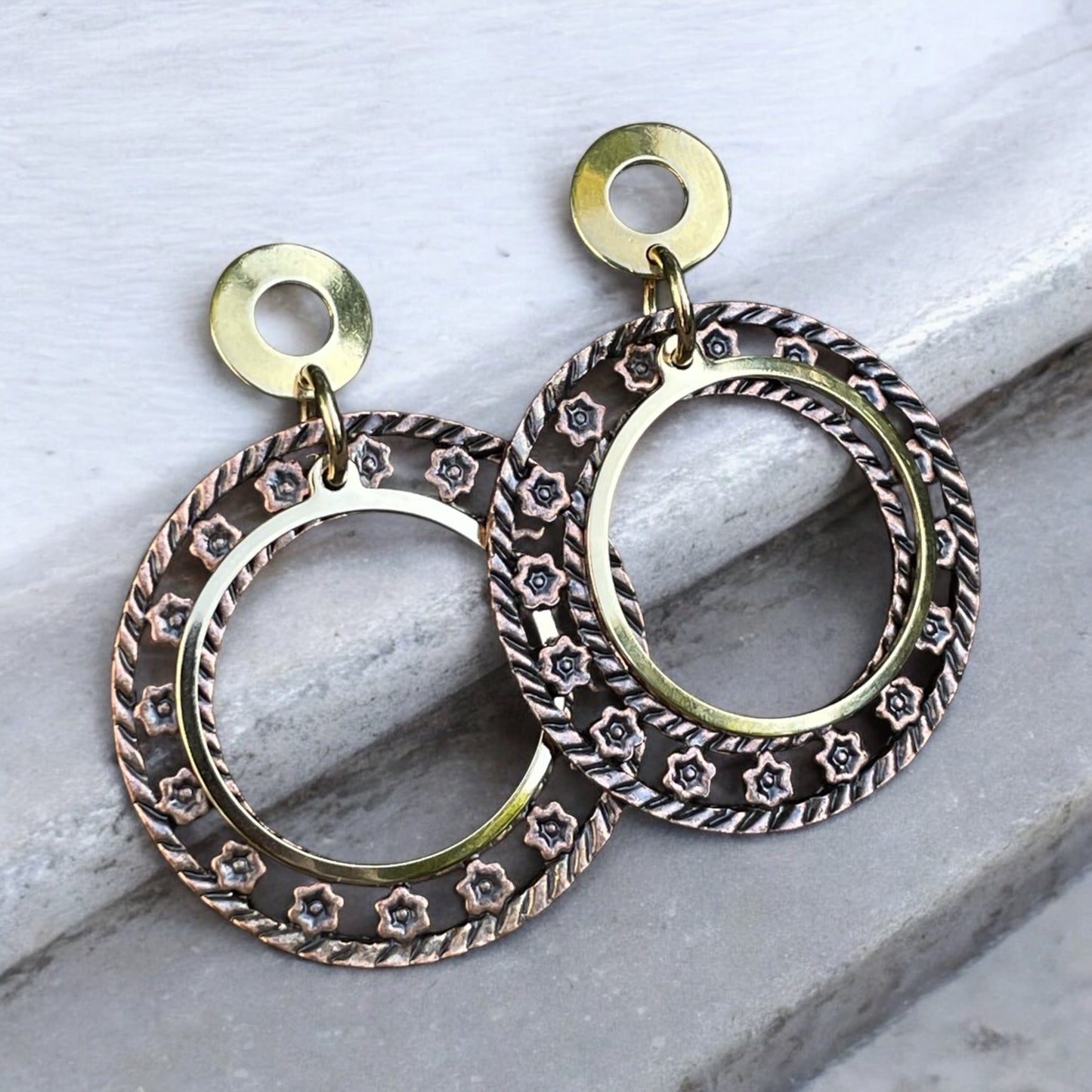 Anneaux fleuris cuivre et or