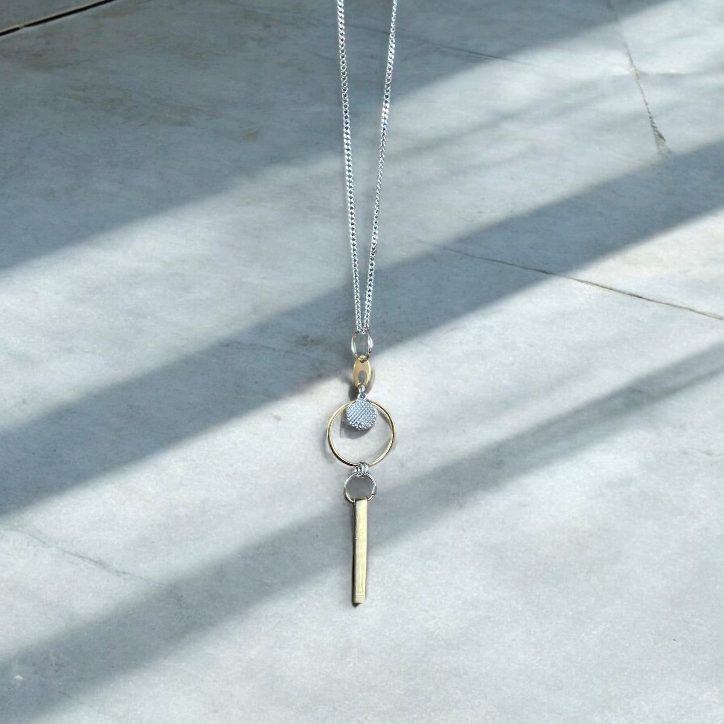 Le collier long élégant