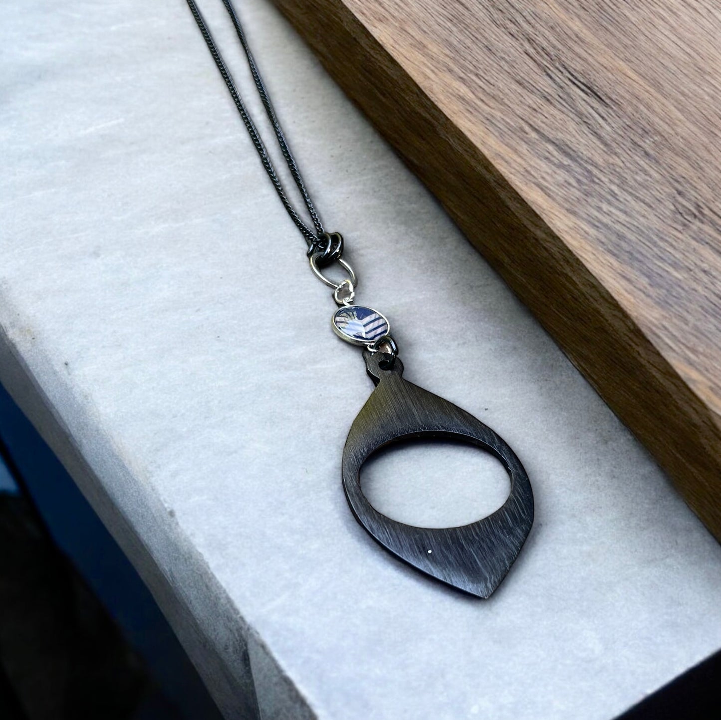 Collier goutte noire