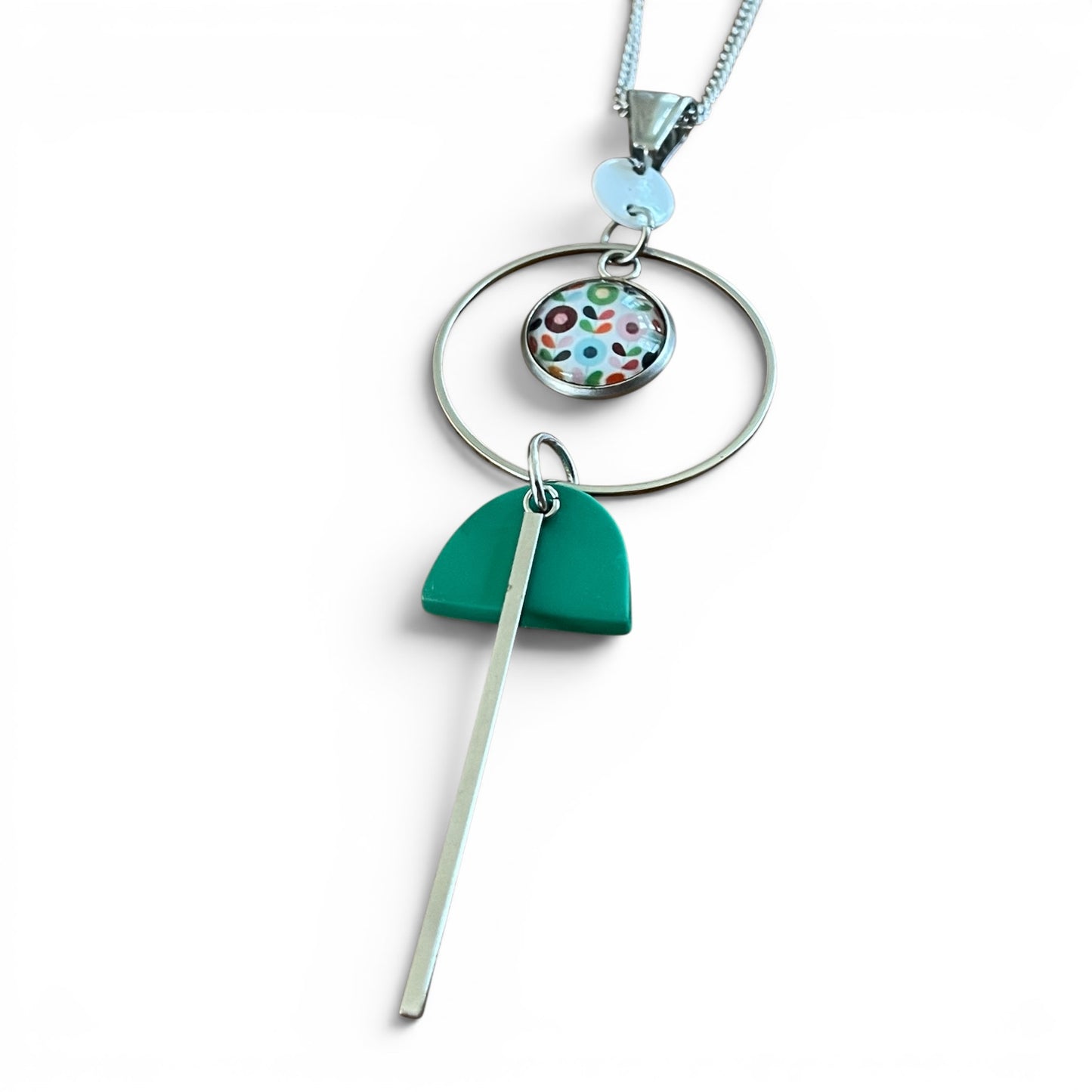 Le long collier coloré