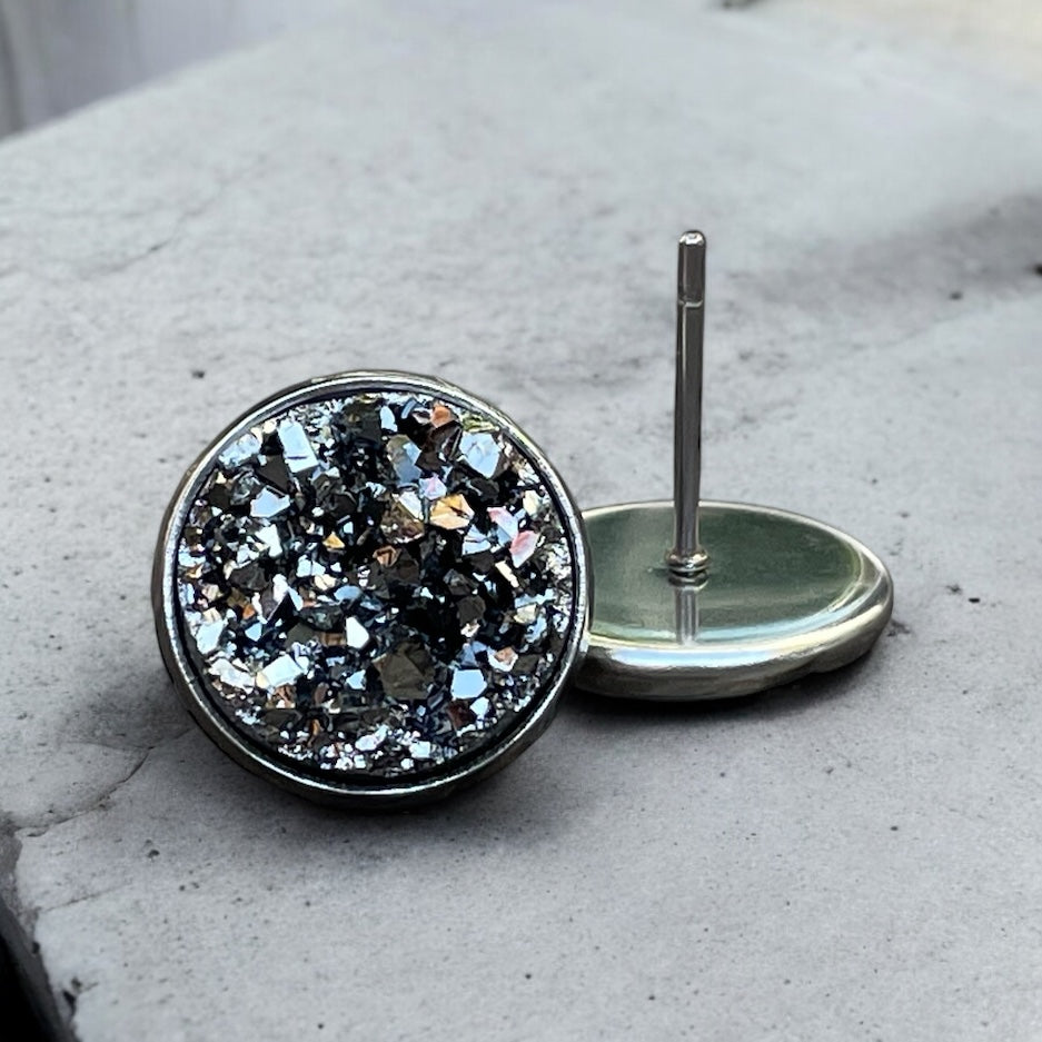 Boucles scintillantes gris foncé