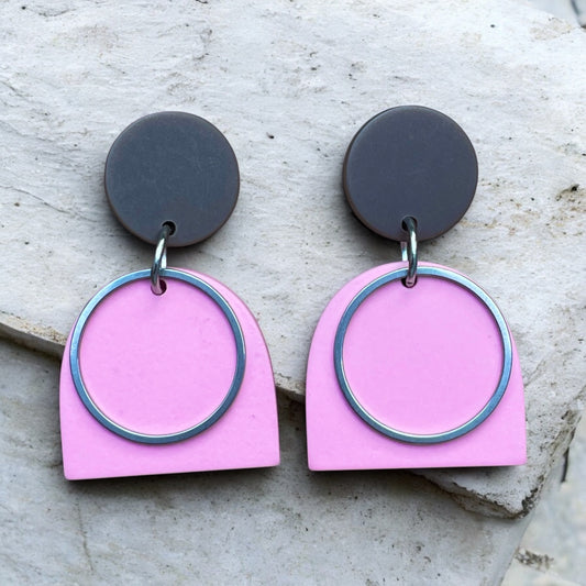 La boucle rose et brun