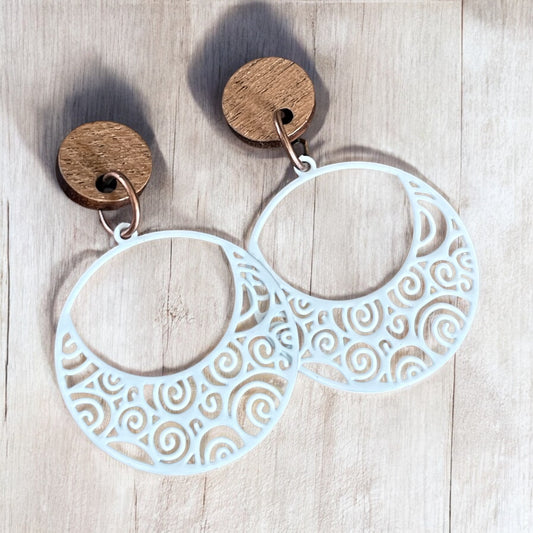 Boucles bois et laiton blanc