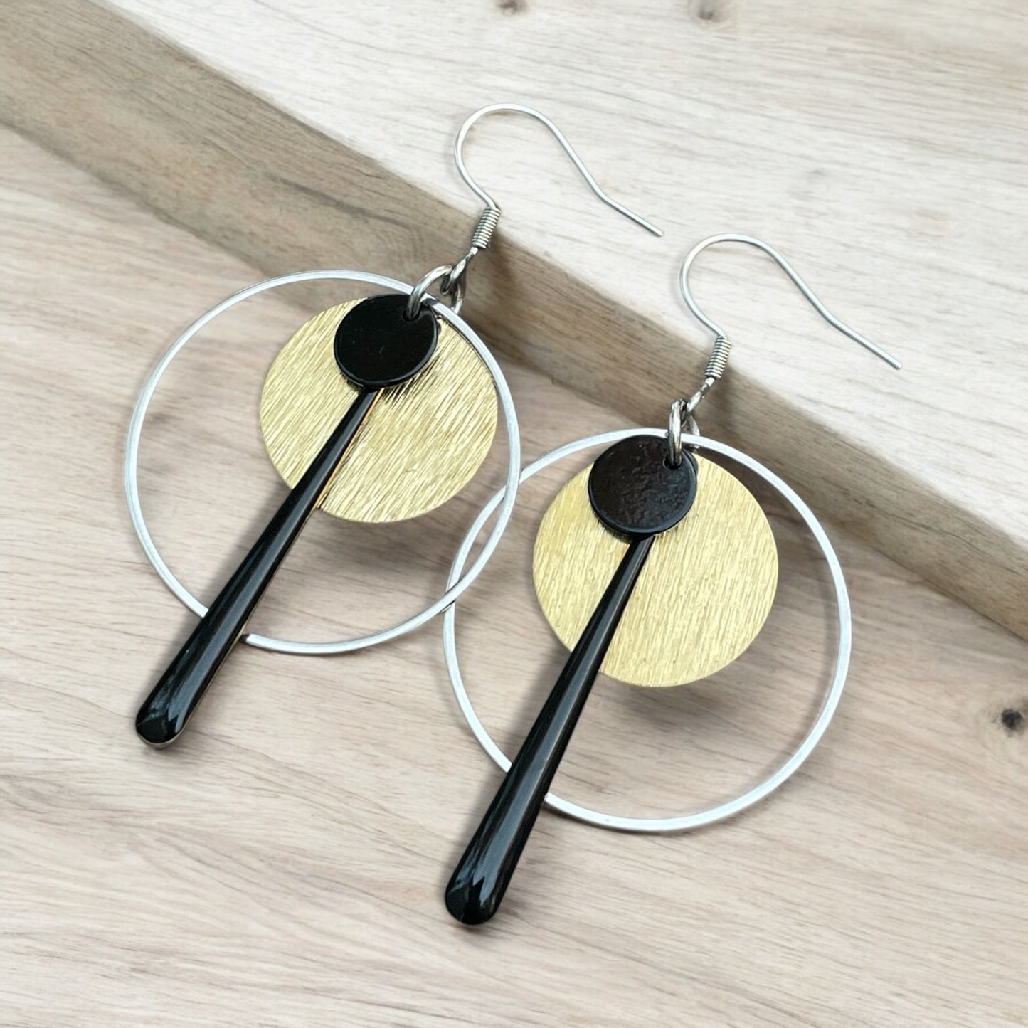 Les boucles anneaux et tiges