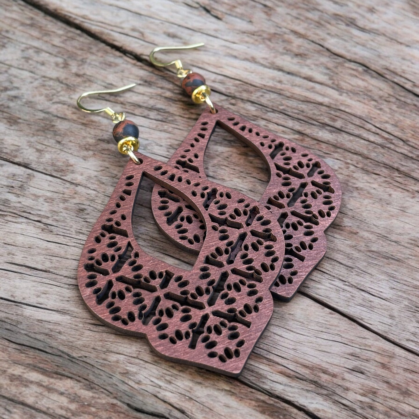 La grande boucle bois élégante