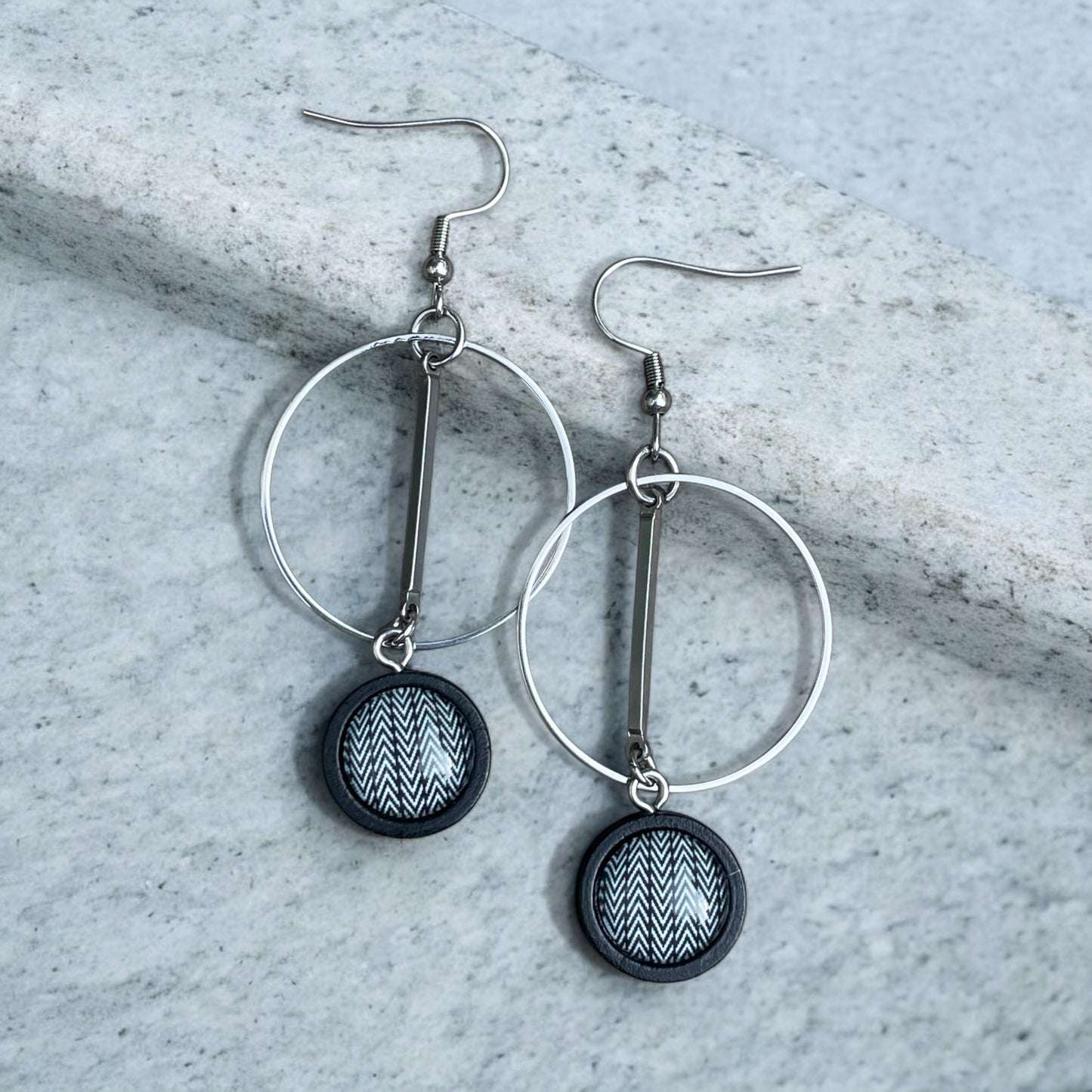 Anneaux et cabochons chevrons