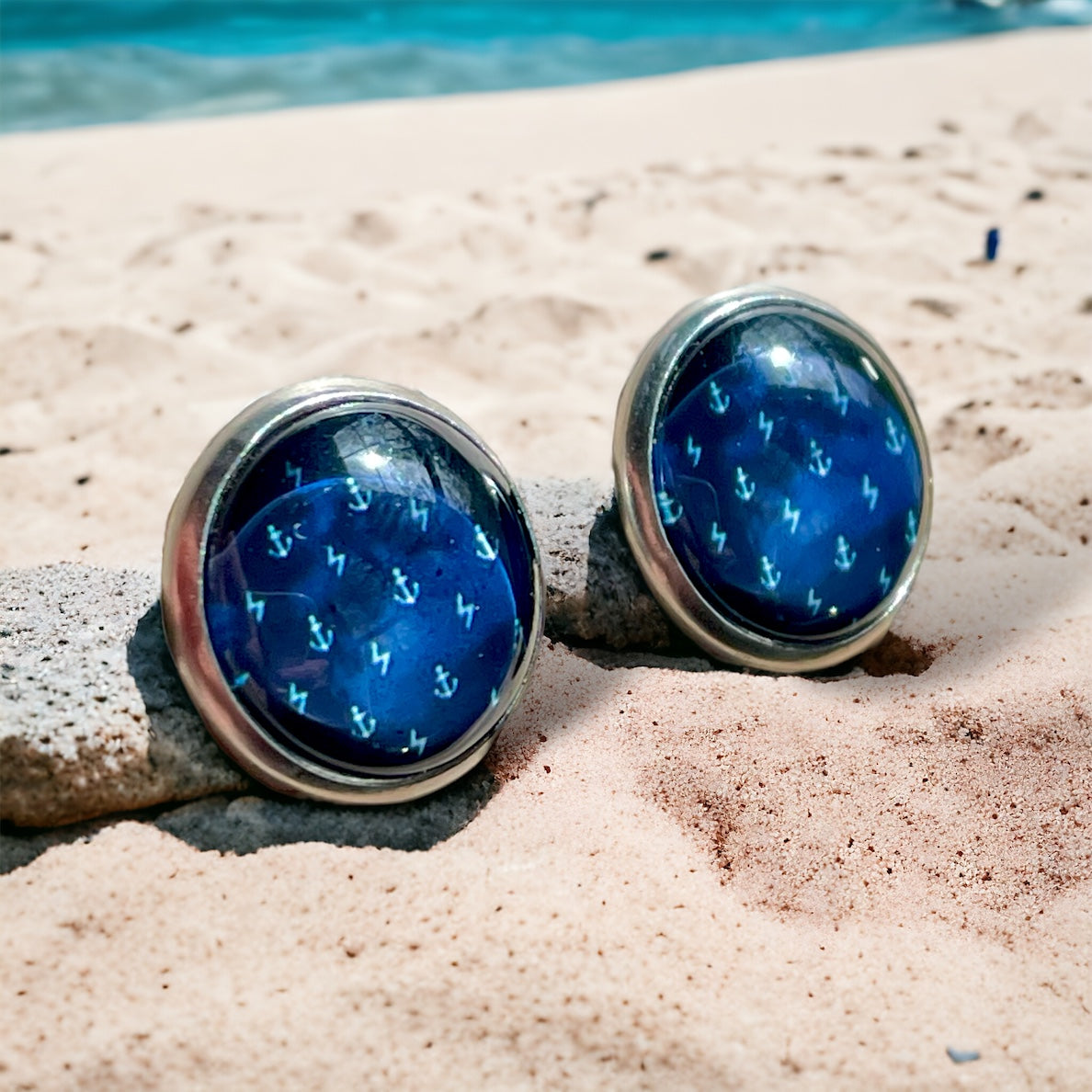 Clous d’oreilles ancres marine