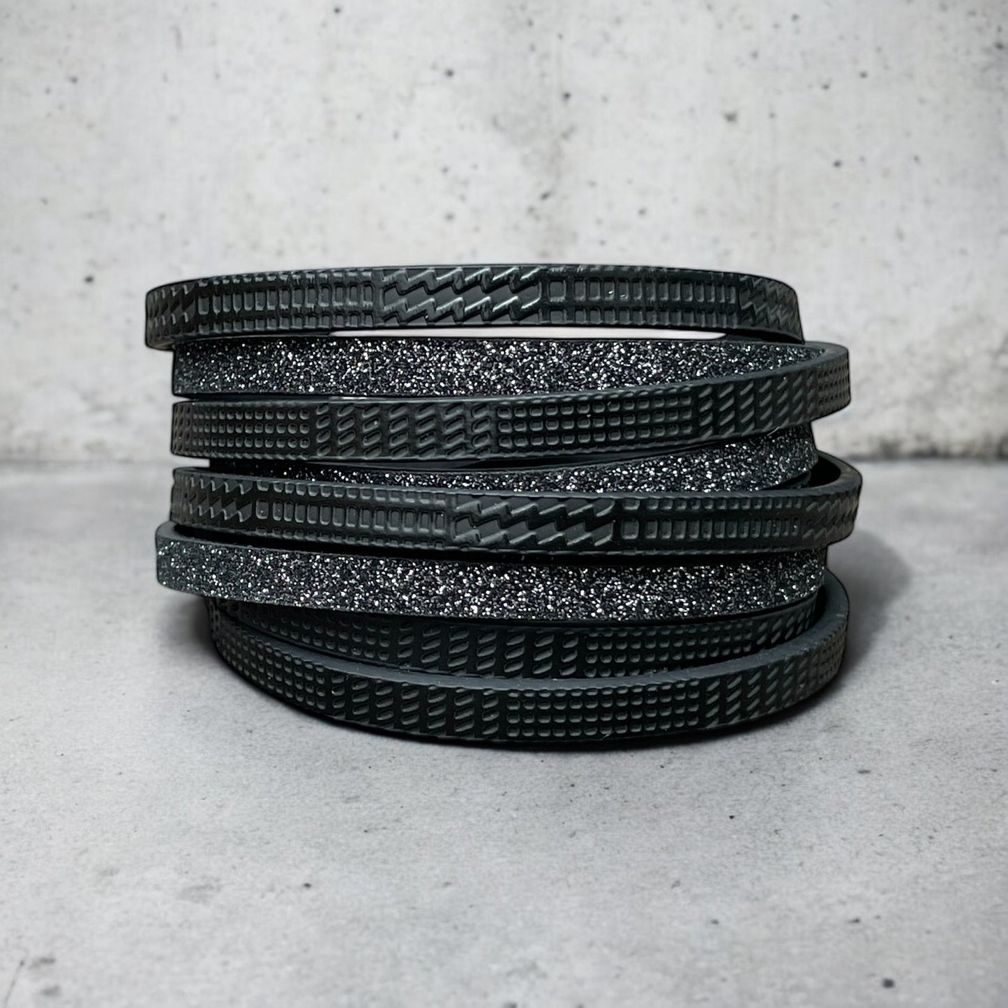 Bracelet cuir noir brillant