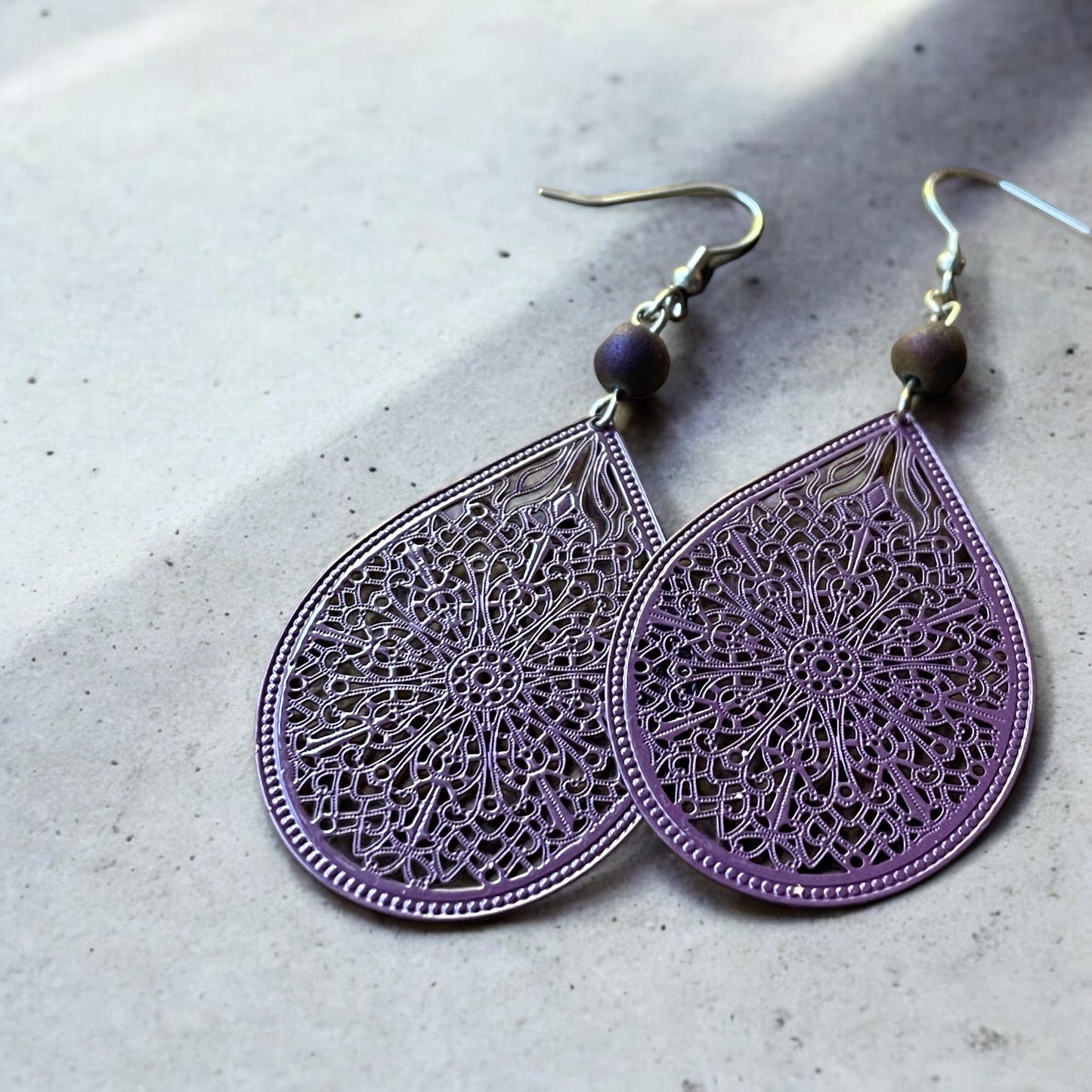 Boucles filigranes prunes