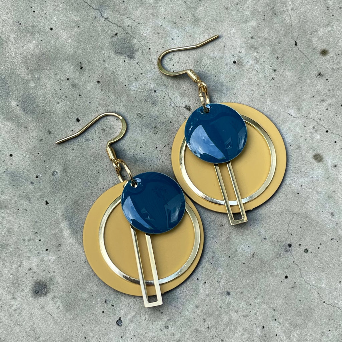 La boucle ocre et bleu