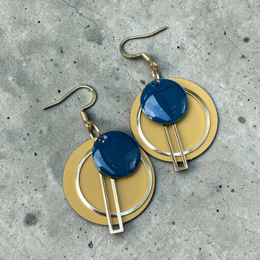 La boucle ocre et bleu