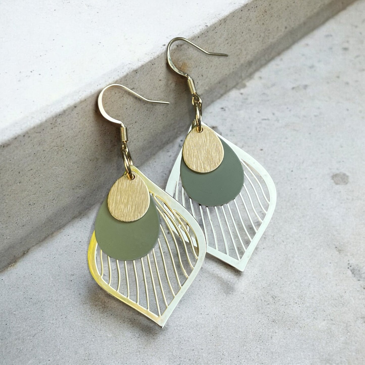 Gouttes filigranes or et kaki