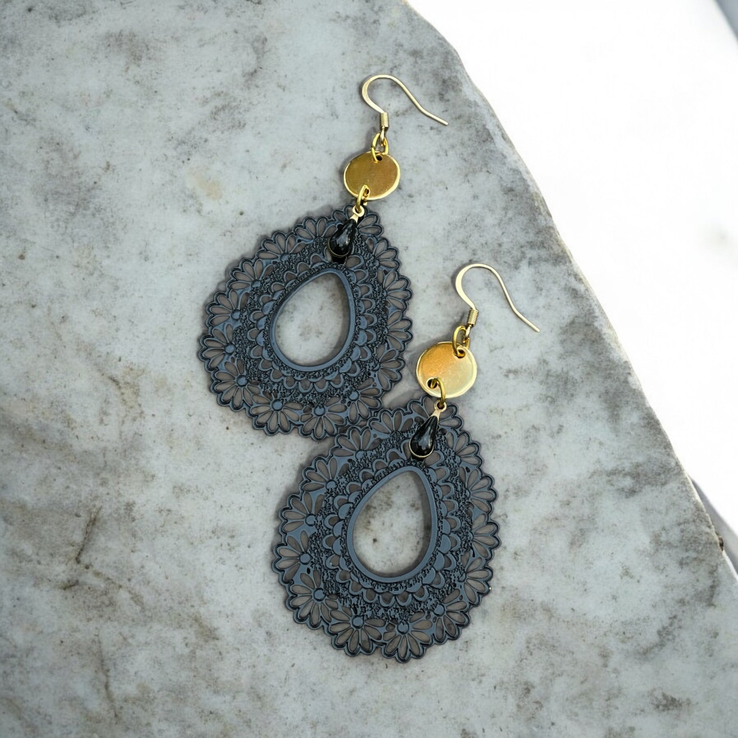 Boucles dentelle noires