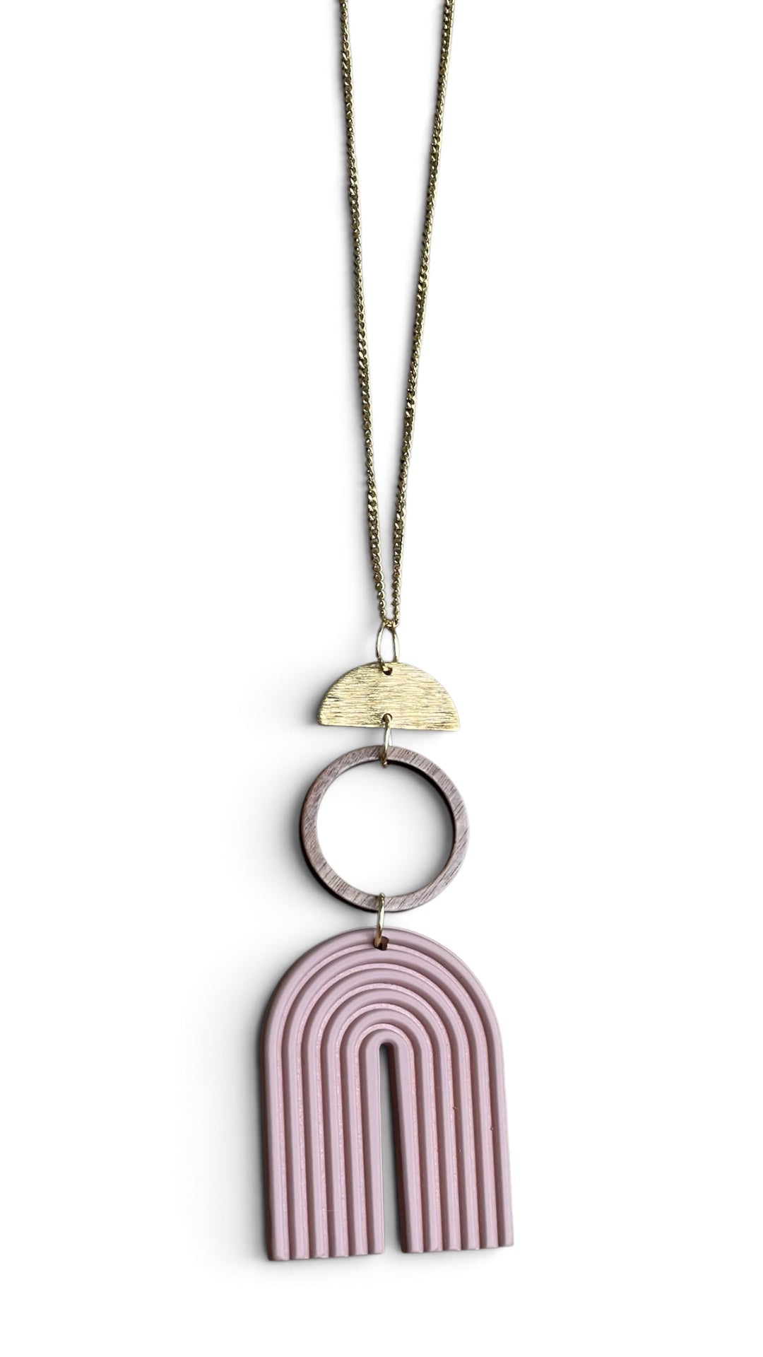 Le collier rose antique