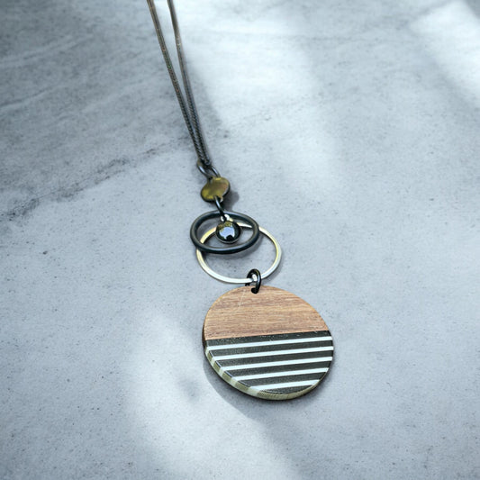 Collier bois rayures