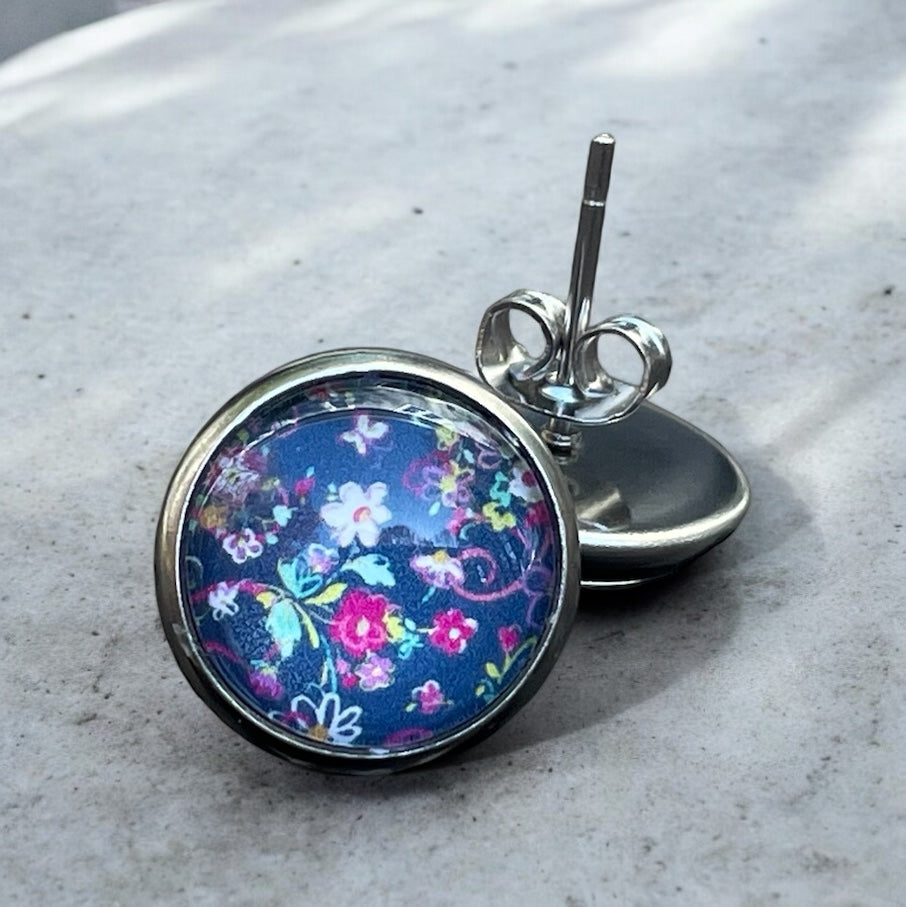 Clous d’oreilles fleuris