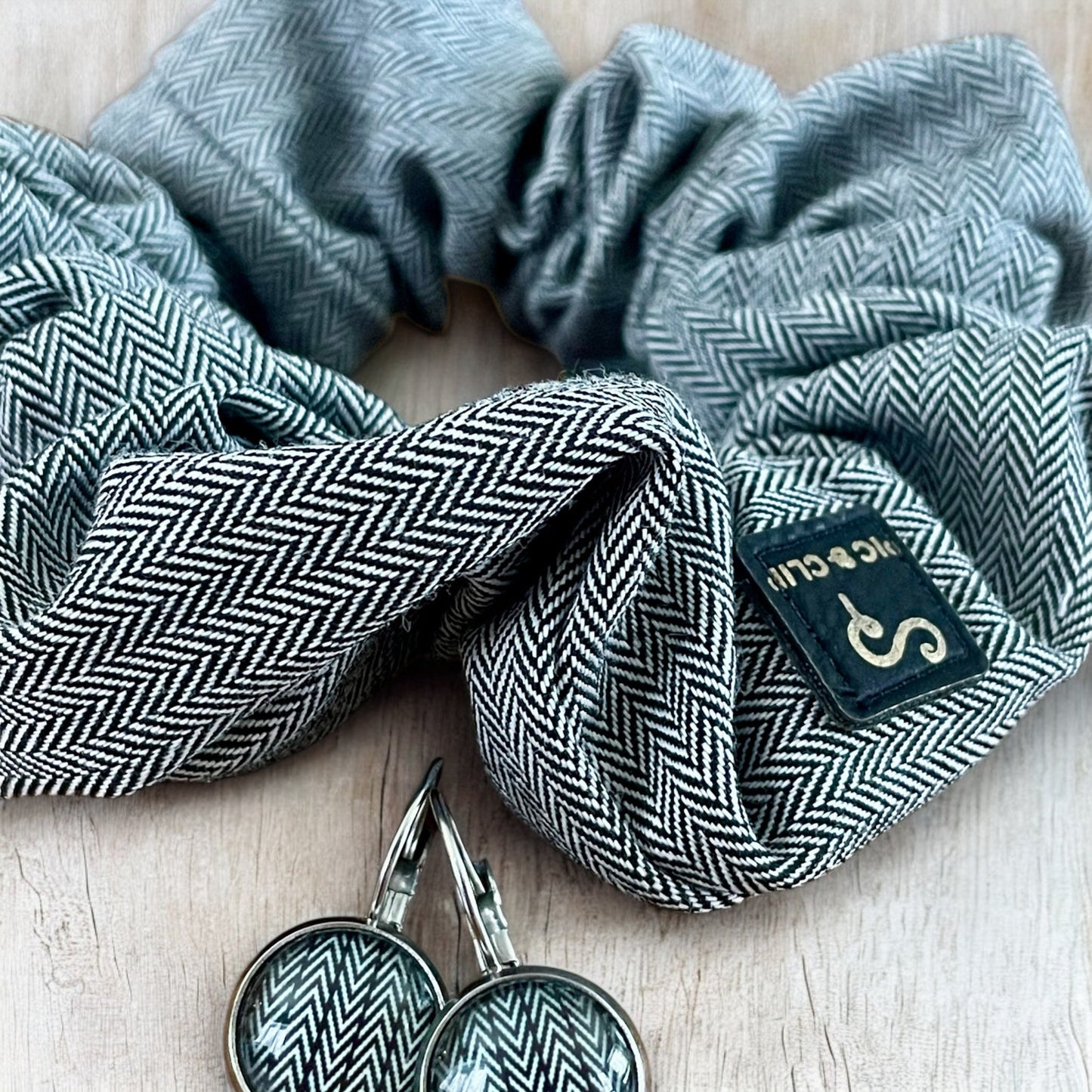DUO chevrons