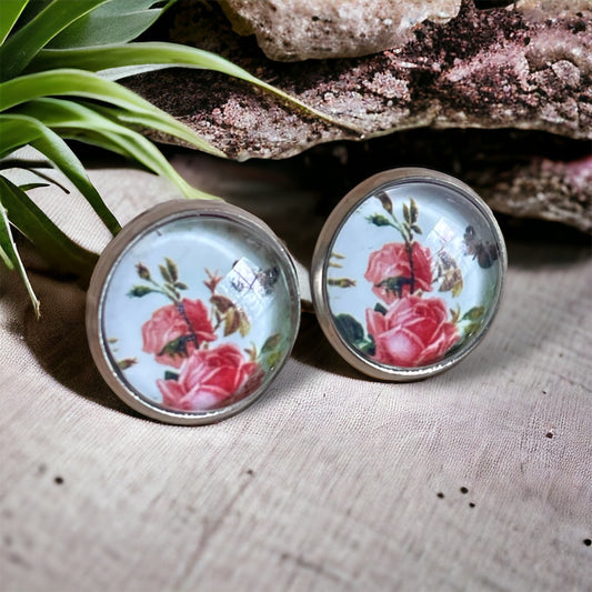 Clous d’oreilles fleuris
