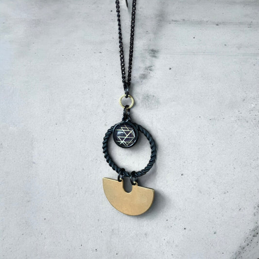 Collier long anneau et cabochon