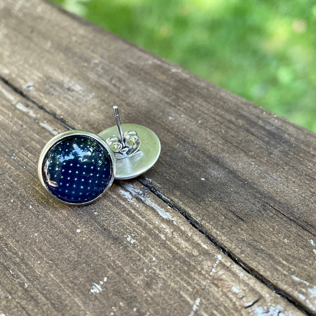 Clous d’oreilles  bleu foncé