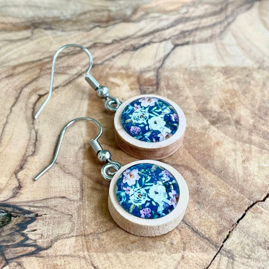 Boucles  fleuries sur bois