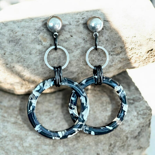 Anneaux noir et blanc