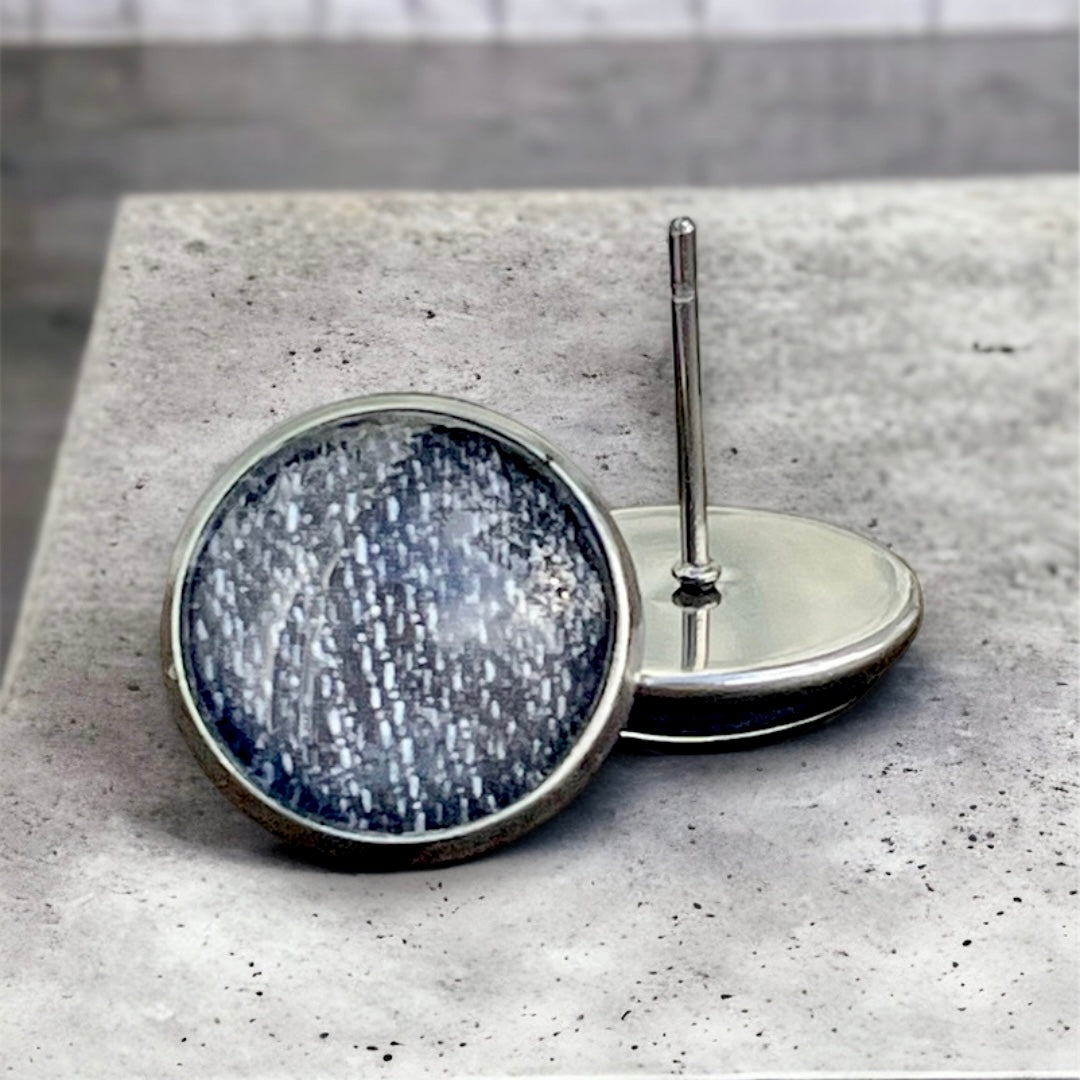 Clous d’oreilles jeans