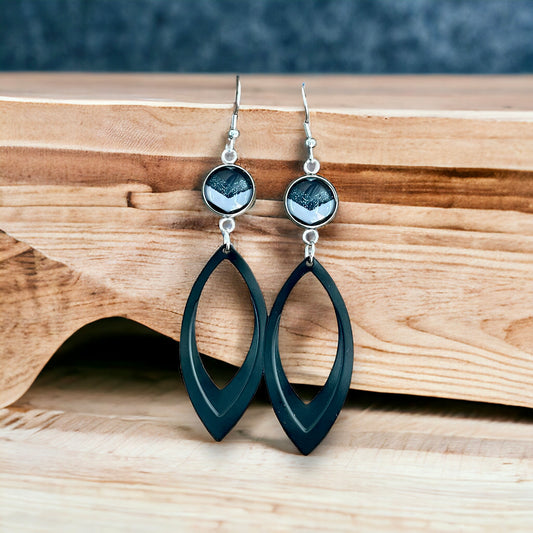 Boucles pendantes noir et gris