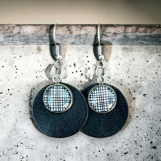Boucles d’oreilles cuir noir et cabochons
