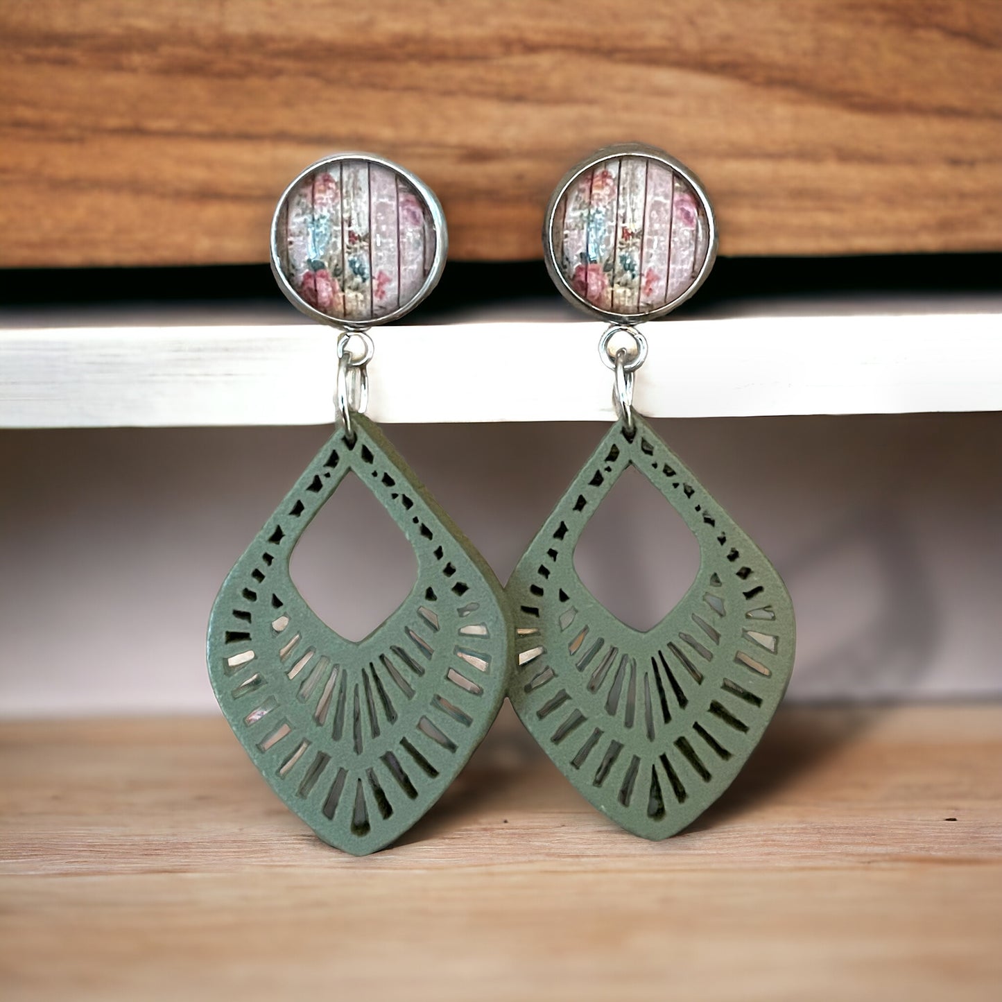 Boucles d’oreilles goutte kaki