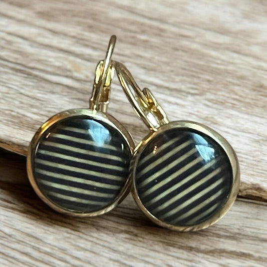 Boucles or et rayures