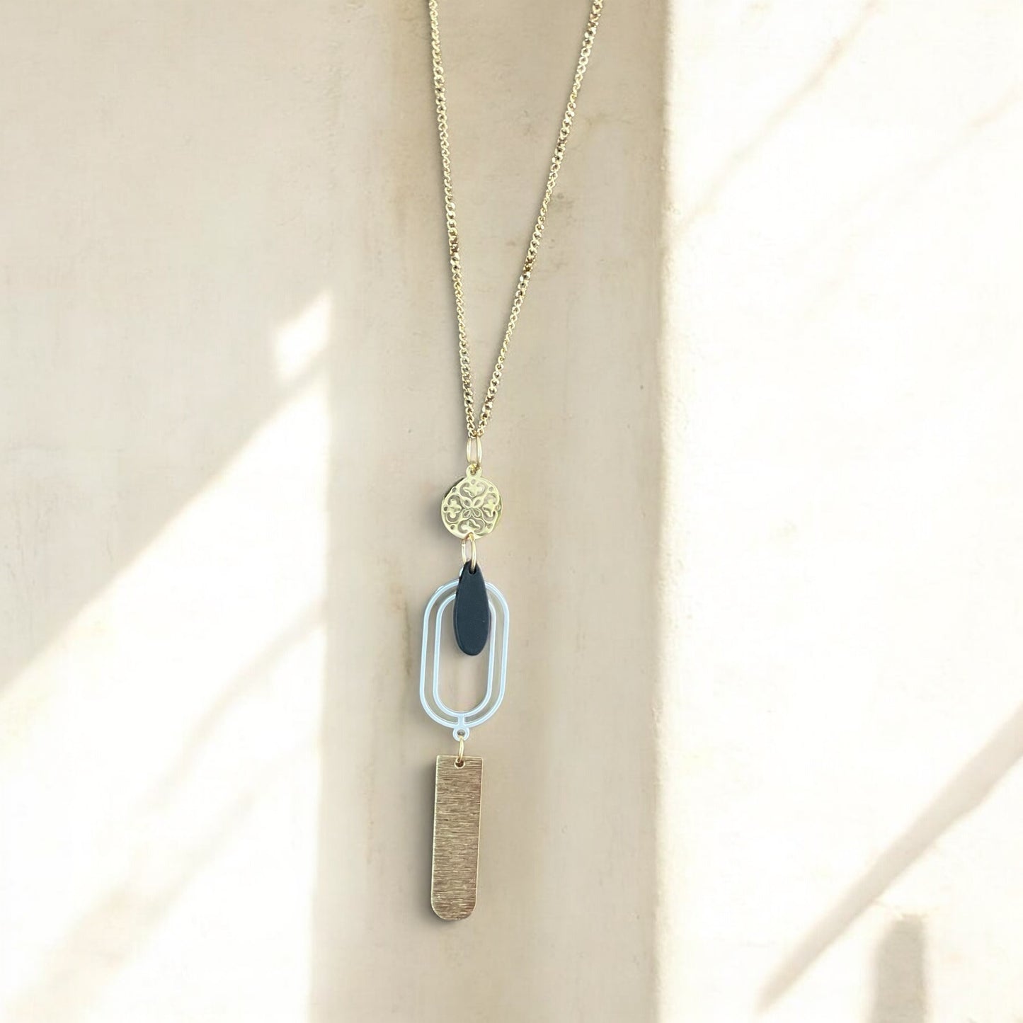 Long collier moderne d’été