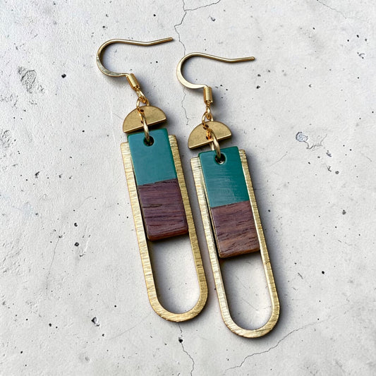 Boucles laiton, bois et résine