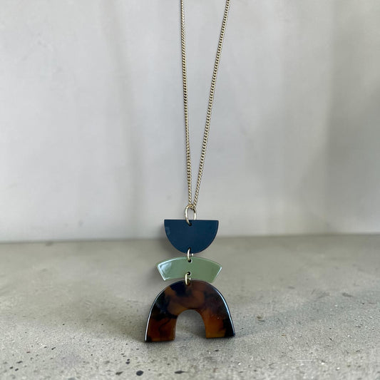 Le collier vintage en U