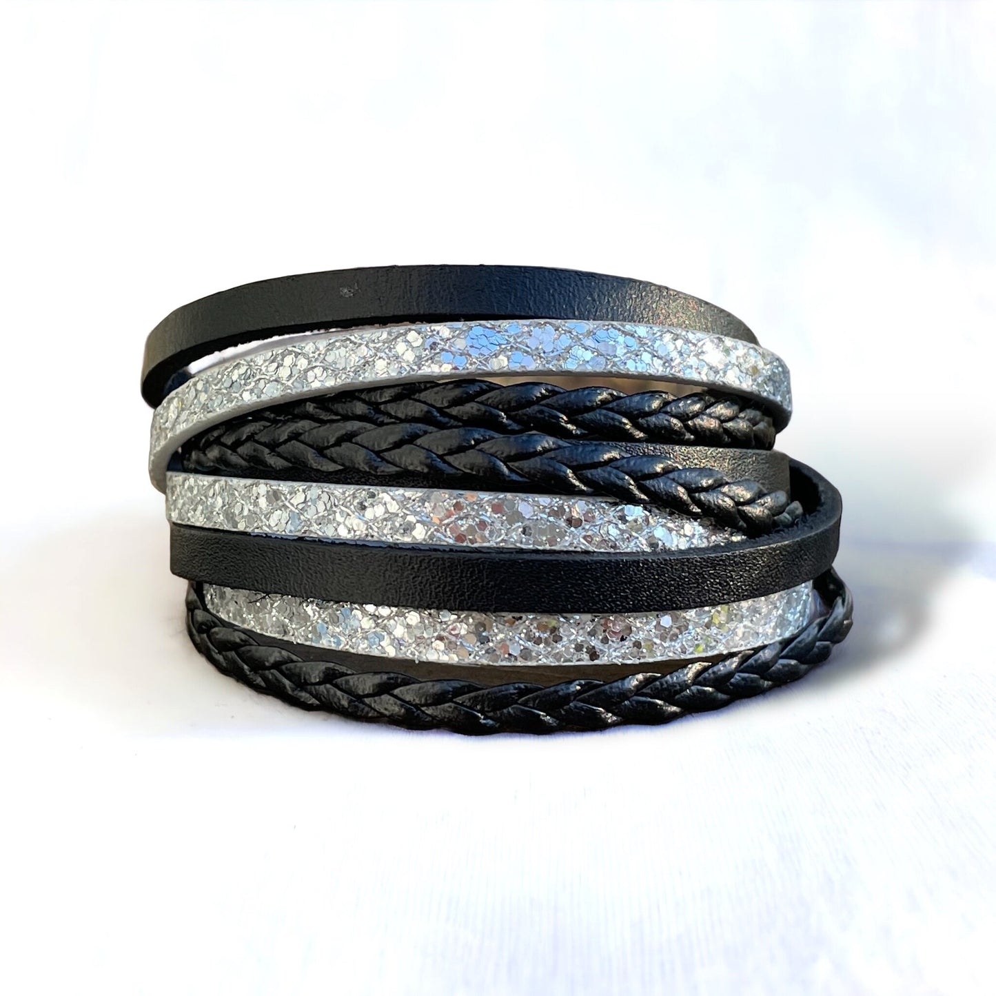 Bracelet de cuir noir et argent pailleté