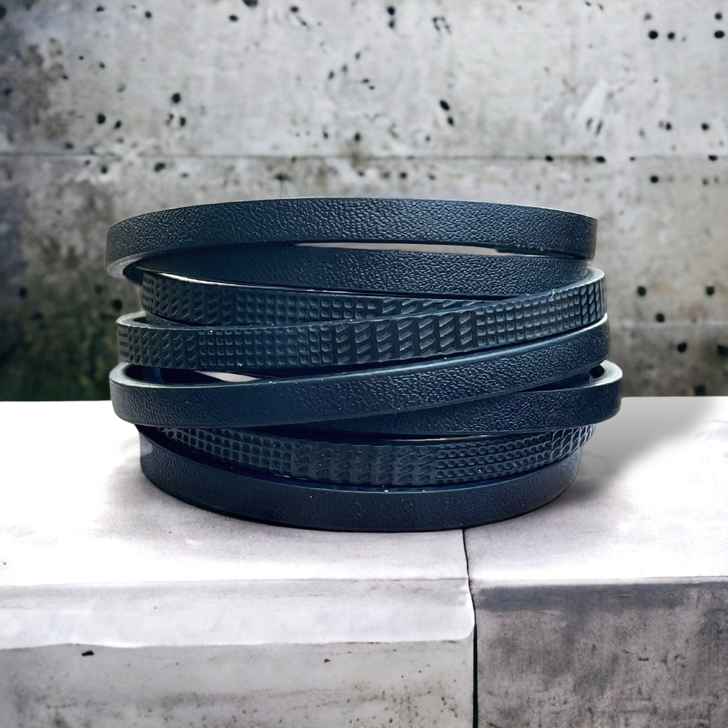 bracelet de cuir noir