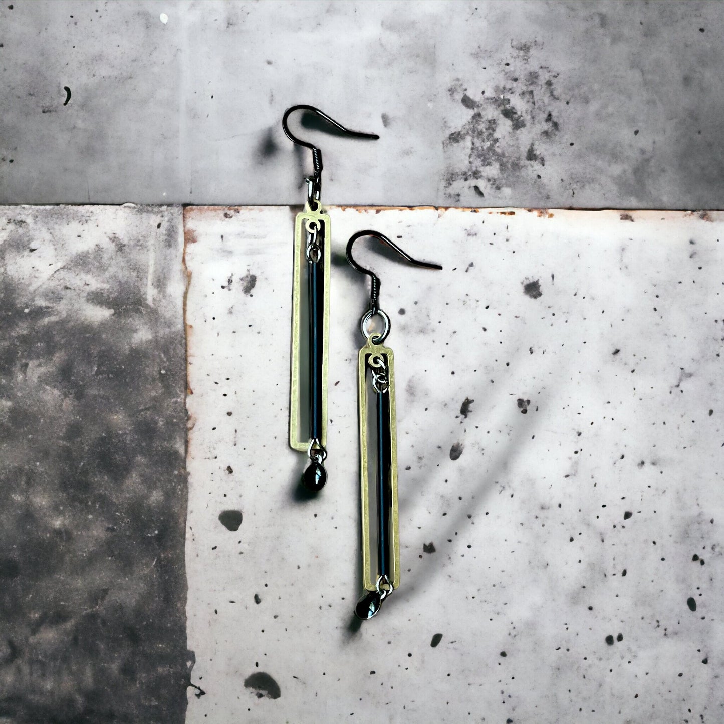 Délicates boucles d’oreilles rectangulaires